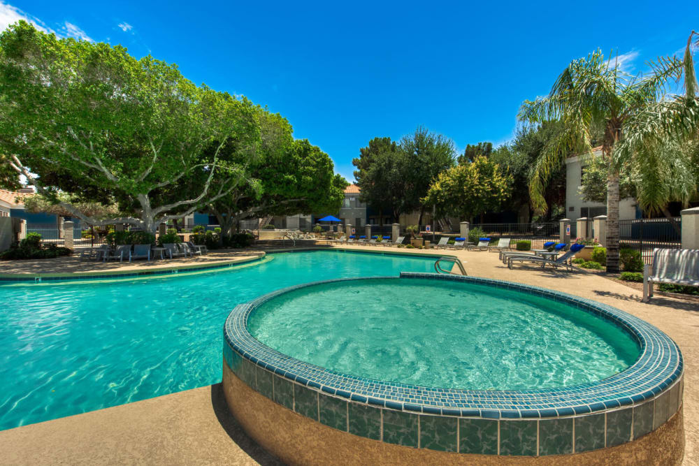Swimming pool and spa at Galleria Palms in Tempe, Arizona