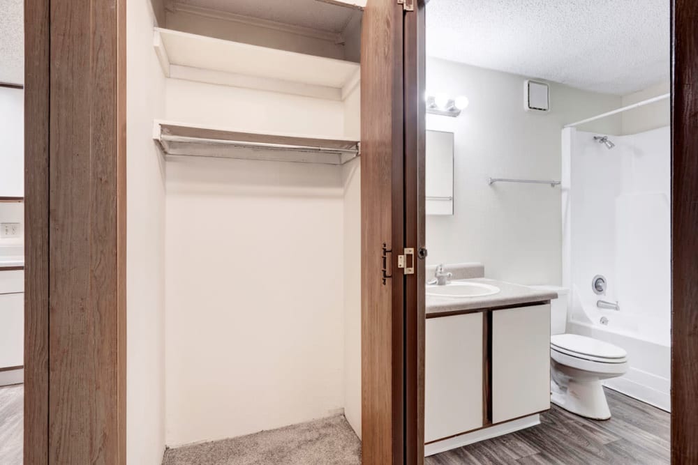 Toilet and bath room at Bridgepoint Apartments in Jacksonville, Florida