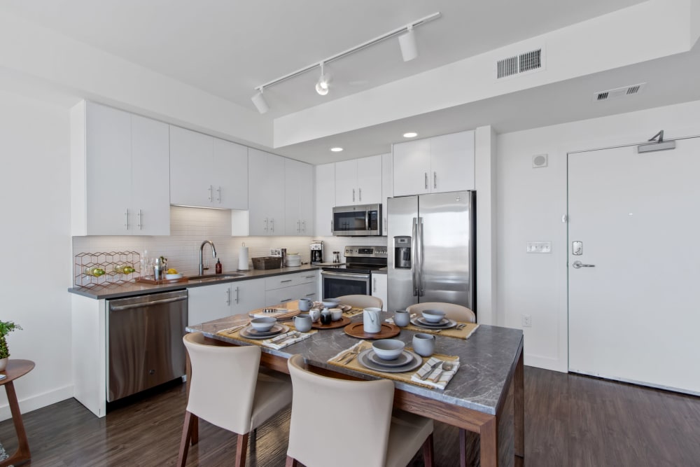 Modern kitchen at One City Center | Apartments in Durham, North Carolina