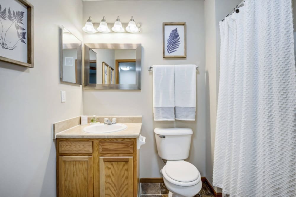Modern bathroom at Winchester Park in Groveport, Ohio