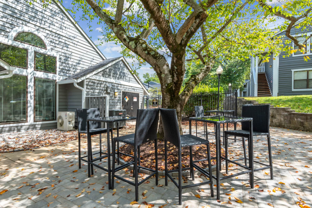 Al fresco dining at Eagle Rock Apartments at Columbia in Columbia, Maryland
