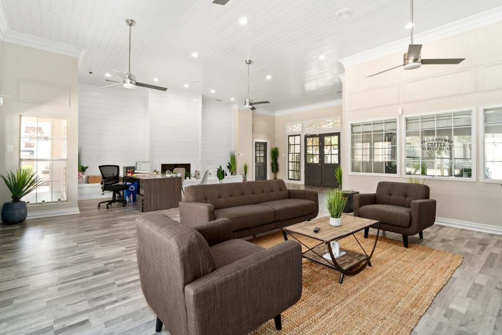 Resident lounge at Tides on Hulen in Fort Worth, Texas