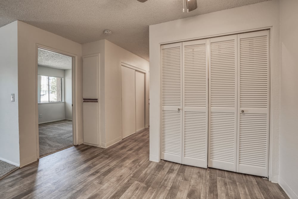 Living area at Mission Bay Apartments in Bay Point, California