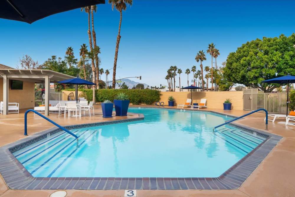 Wonderful pool at Mirabella Apartments in Bermuda Dunes, California