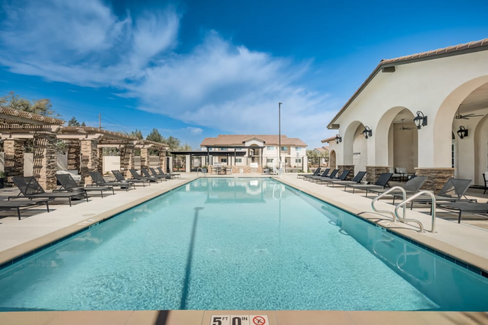Large scale pool view at Tuscany Villas in Visalia, California