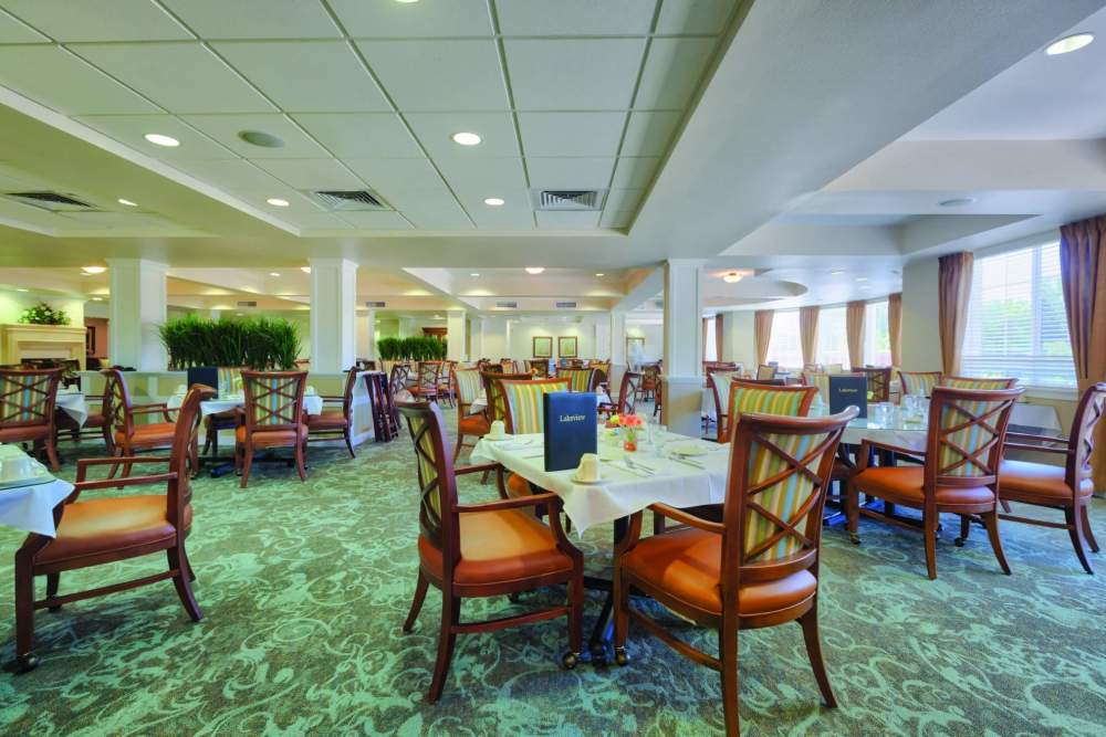 Dining room at Lakeview Senior Living in Lakewood, Colorado