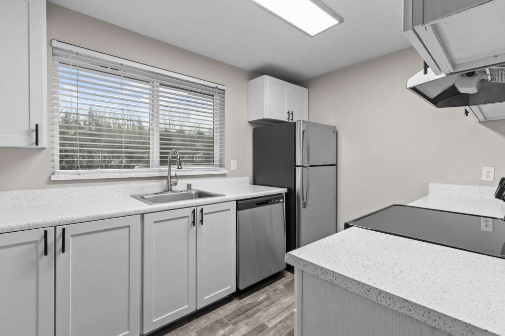 Modern kitchen at Spinnaker Apartments in Des Moines, Washington
