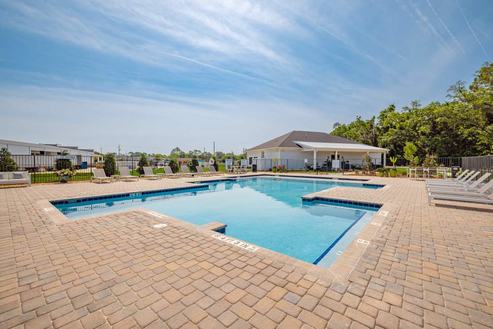 Large swimming pool at Beverly Villas in Brunswick, Georgia