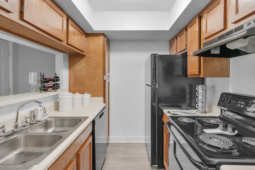 Fully equipped kitchen at Devonwood Apartment Homes in Charlotte, North Carolina