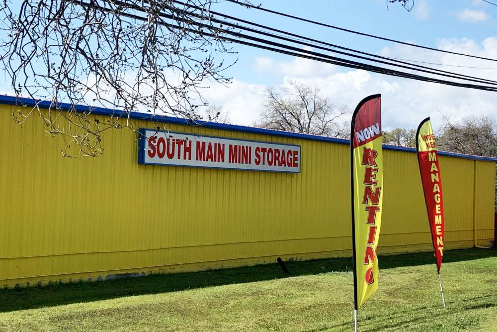 Sign for South Main Mini Storage in Red Bluff, California