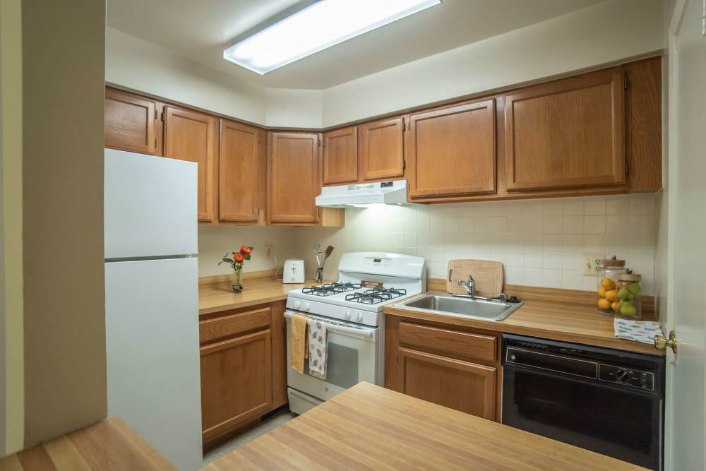 Model kitchen in a home at Hunt Club Apartments in Cockeysville, Maryland