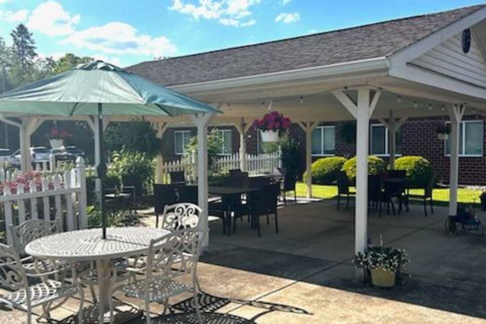 Outdoor patio at Windsor House at Champion in Warren, Ohio