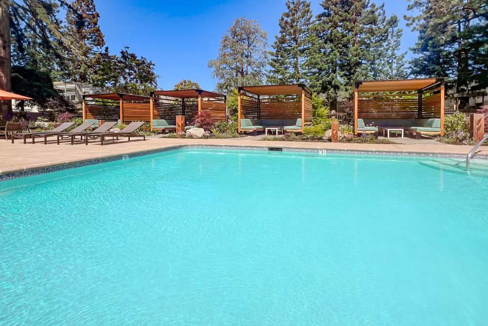 Brookdale Apartments's swimming pool in San Jose, California