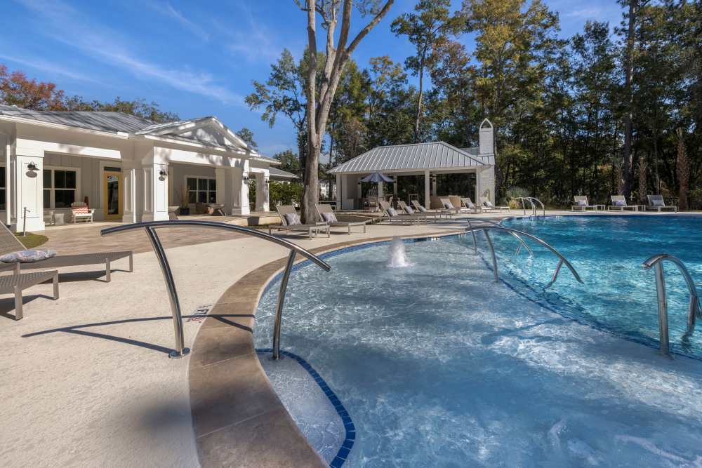 Luxurious swimming pool at Park Circle Village in North Charleston, South Carolina