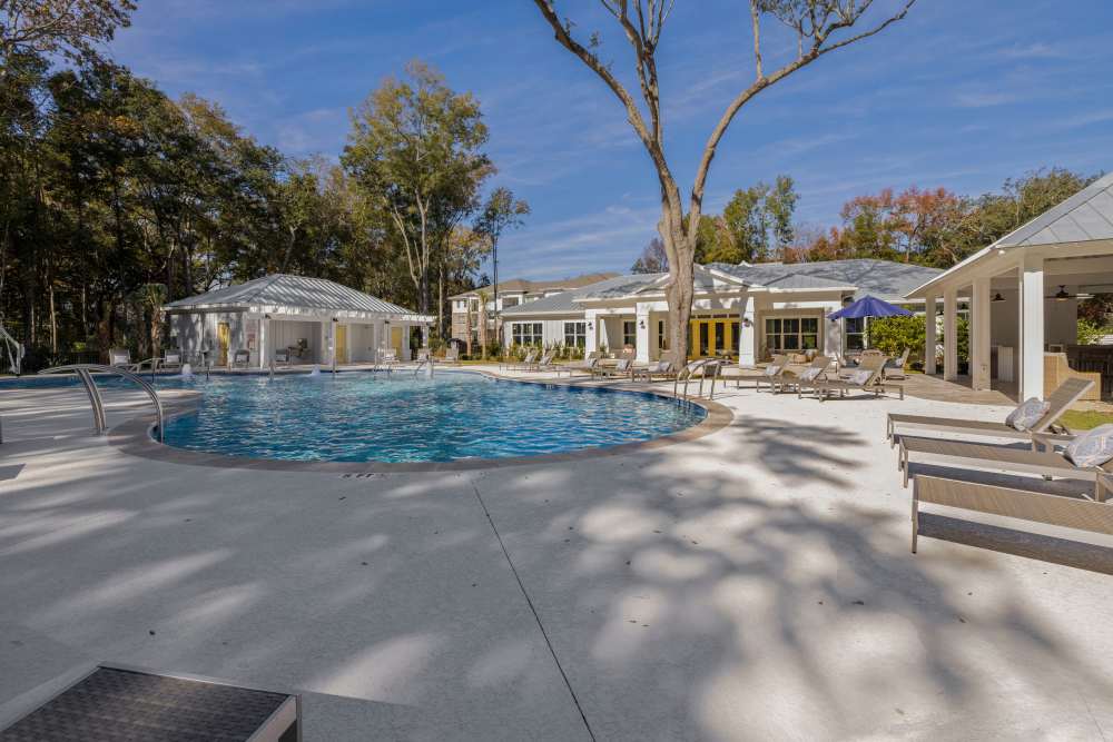 Swimming pool and lounge area at Park Circle Village in North Charleston, South Carolina