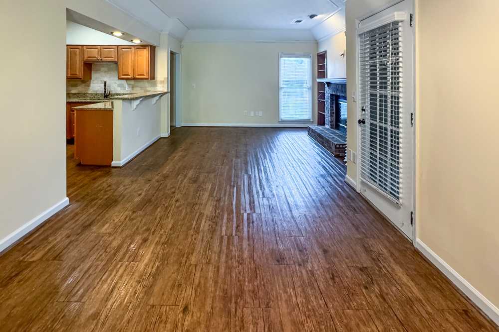 Wide spacious room in Le Craw on 13th