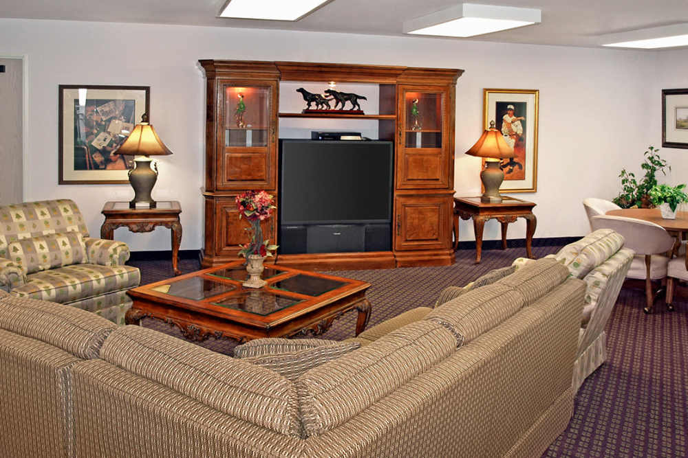 Lounge area with a large plasma tv at Deepwood Estates in Lexington, South Carolina