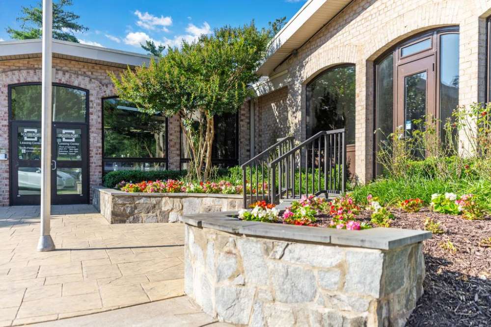 Outdoor walkway at South Port in Alexandria, Virginia