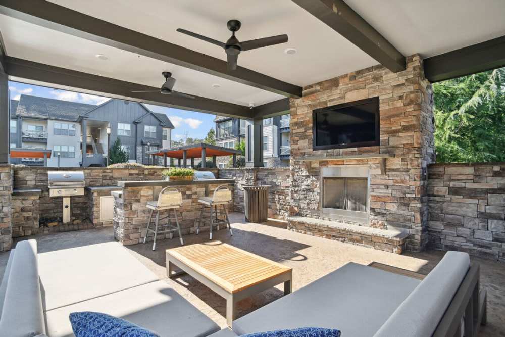 Outdoor BBQ area at The Apartments at Brayden in Fort Mill, South Carolina