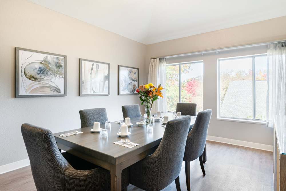 Private family dining room at Haywood Estates in Greenville, South Carolina