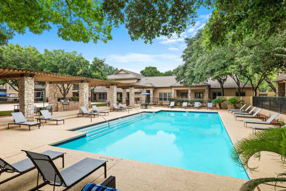 Swimming pool at Villas at Oakwell Farms in San Antonio, Texas