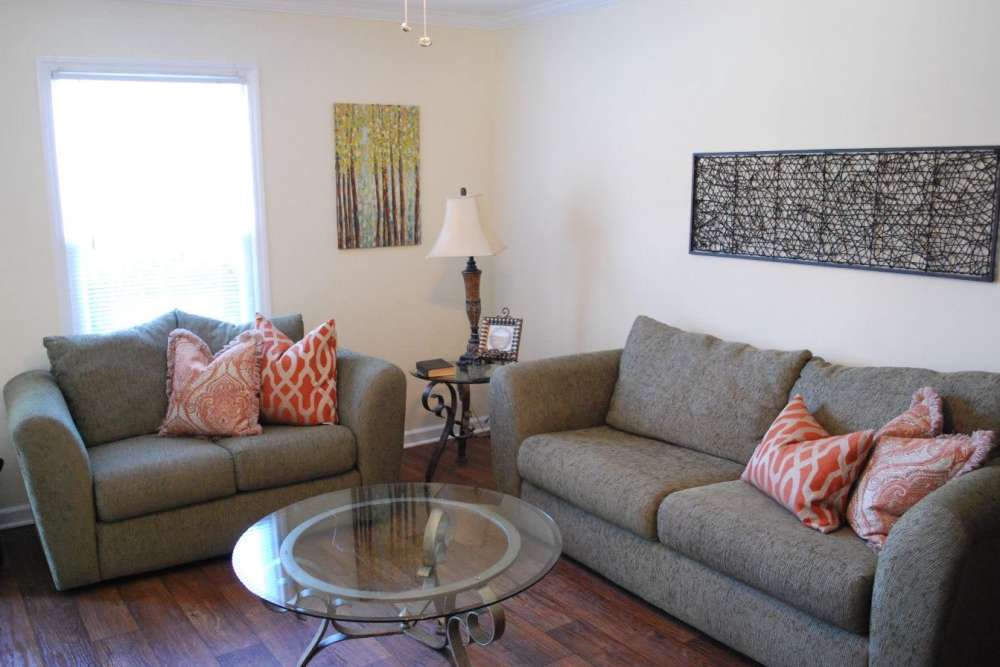 Living space with wall-art Charleston Hall in Smyrna, Tennessee