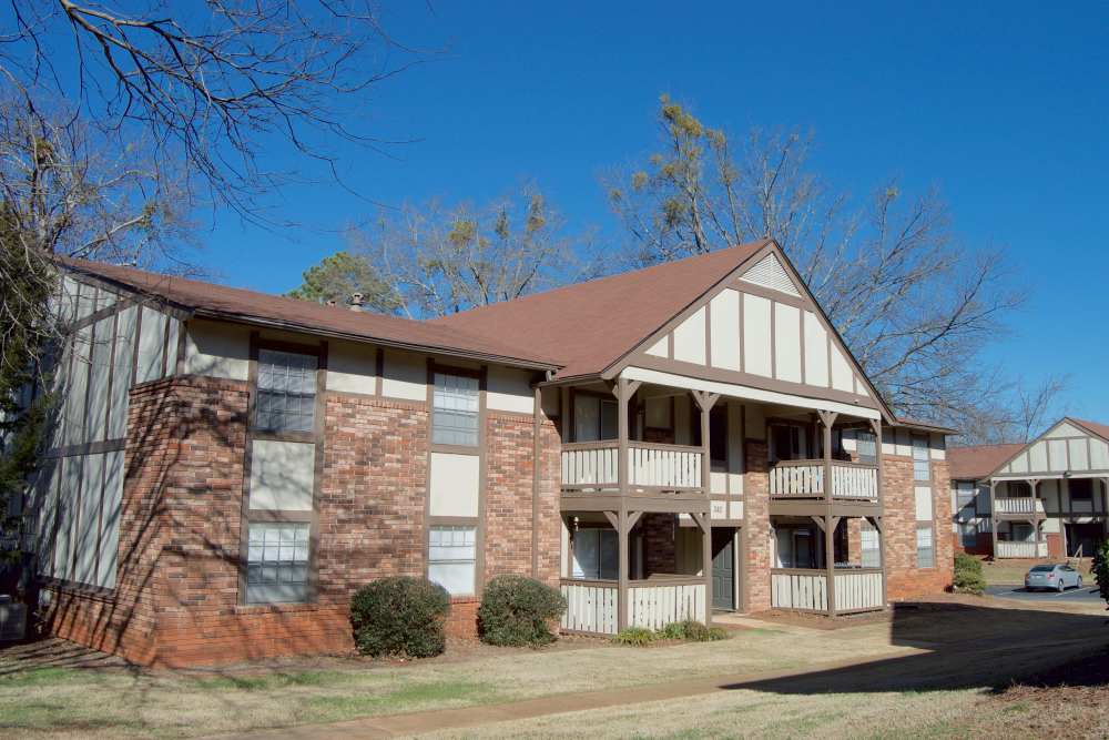 Exterior of Cambridge Apartments in Athens, Georgia