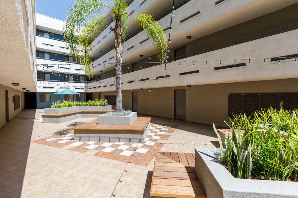 Courtyard at Vue at Laurel Canyon in Valley Village, California