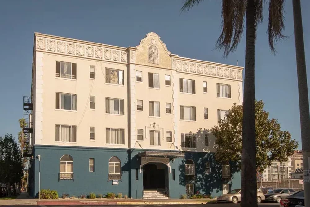 Exterior view of the building of Westmoreland Apartments in Los Angeles, California
