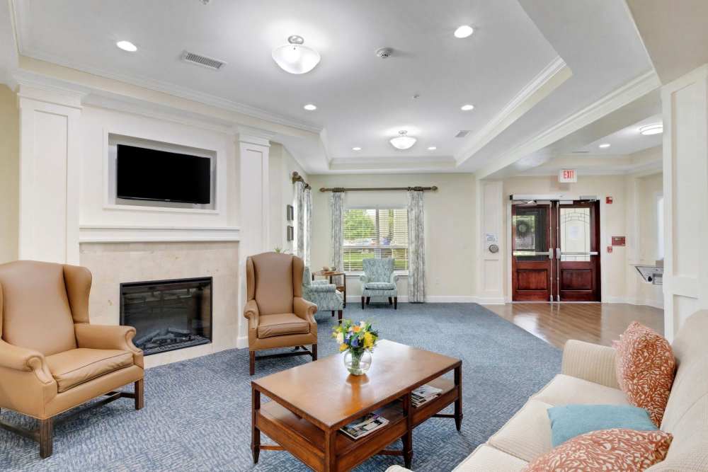 wide living room to Carriage Inn Katy in Katy, Texas