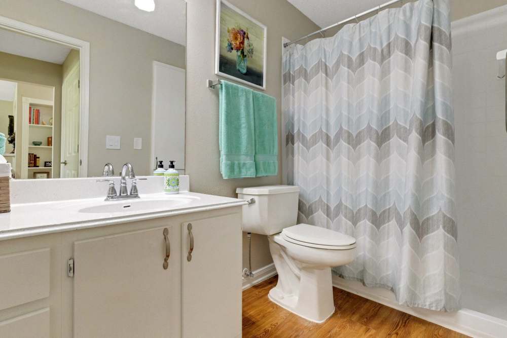 clean and comfy bathroom area to Carriage Inn Katy in Katy, Texas