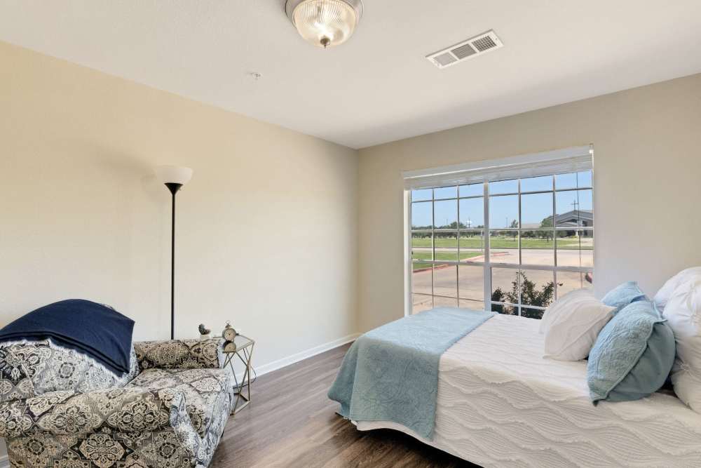 bedroom 1  to Carriage Inn Lake Jackson in Lake Jackson, Texas