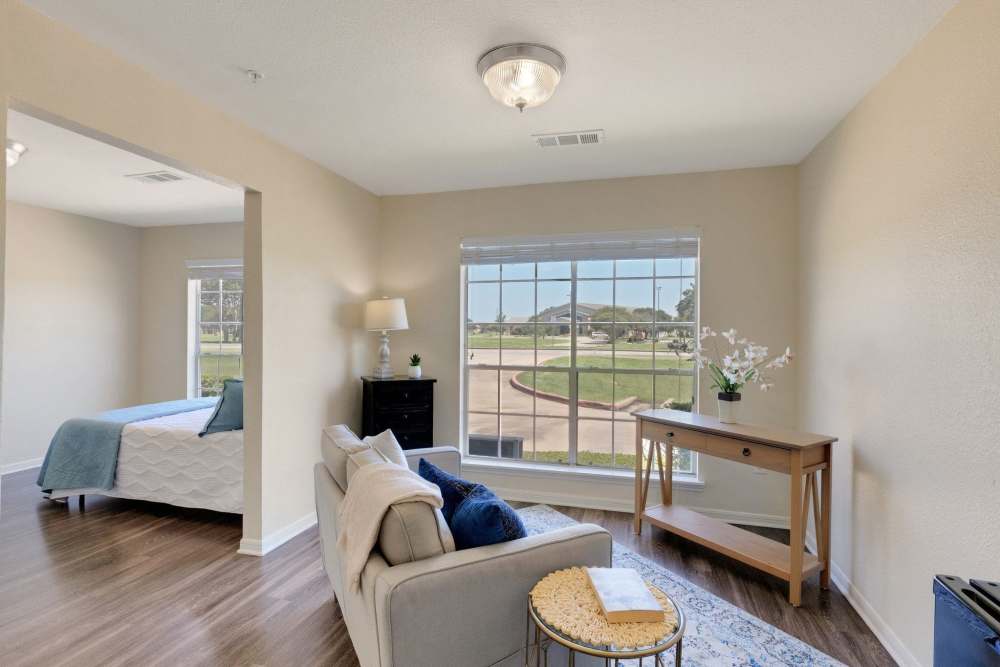 living room 2  to Carriage Inn Lake Jackson in Lake Jackson, Texas