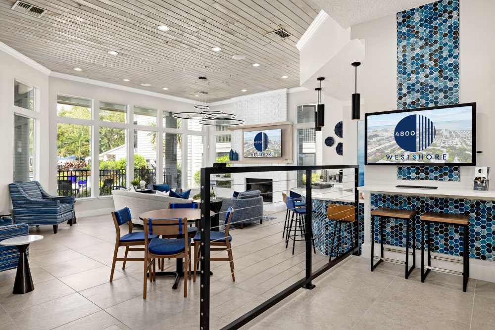 Resident clubhouse with wifi stations, kitchen and lounge areas at 4800 Westshore in Tampa, Florida