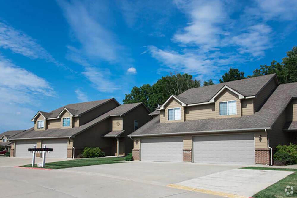 Charming community at Cross Creek Villas in Columbia, Missouri, 