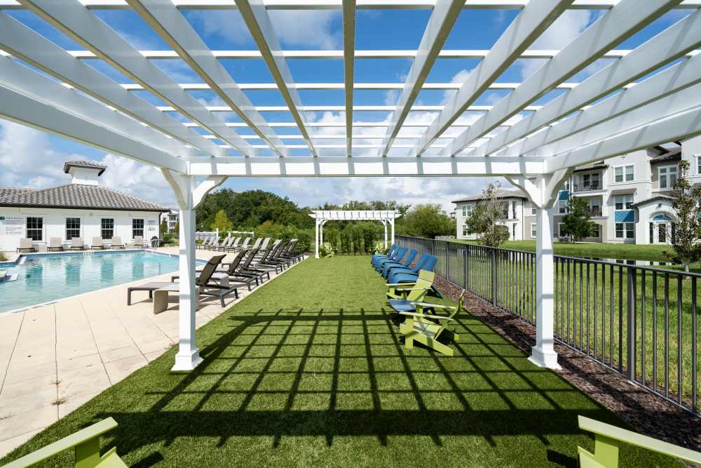 Outdoor amenities at Shadetree Apartments in Ruskin, Florida