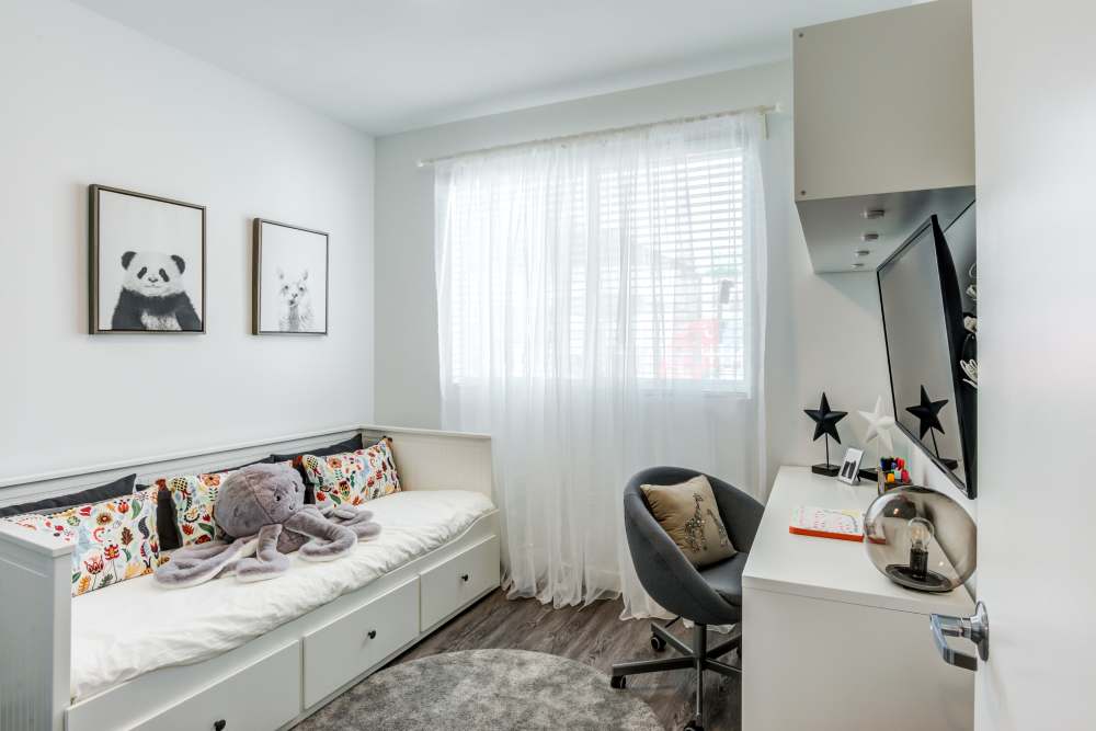 Office space with day bed at Sophia Square in Homestead, Florida