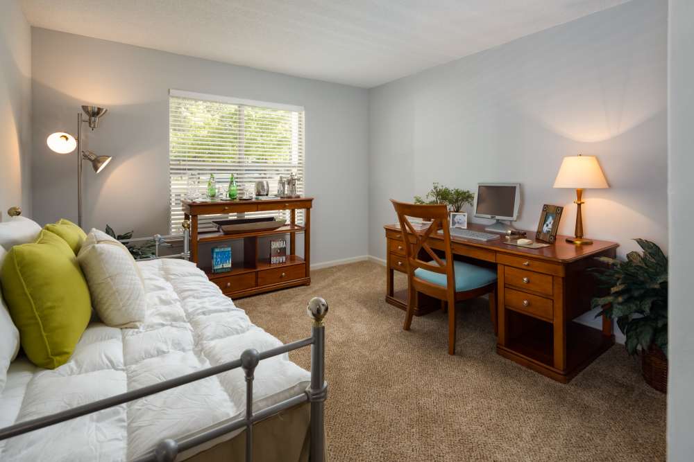 Apartment bedroom at Southwinds Point in Stockbridge, Georgia