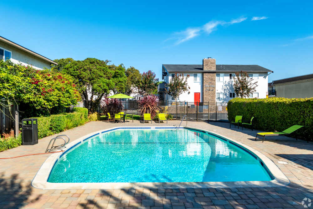  San Leandro, CA Pet-Friendly Apartments - Marina Plaza Apartments - Beautiful resort style pool area