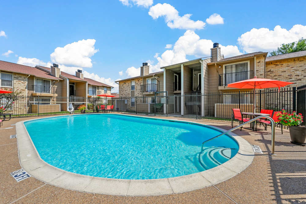 Swimming pool at Broadmoor Place in Irving, Texas