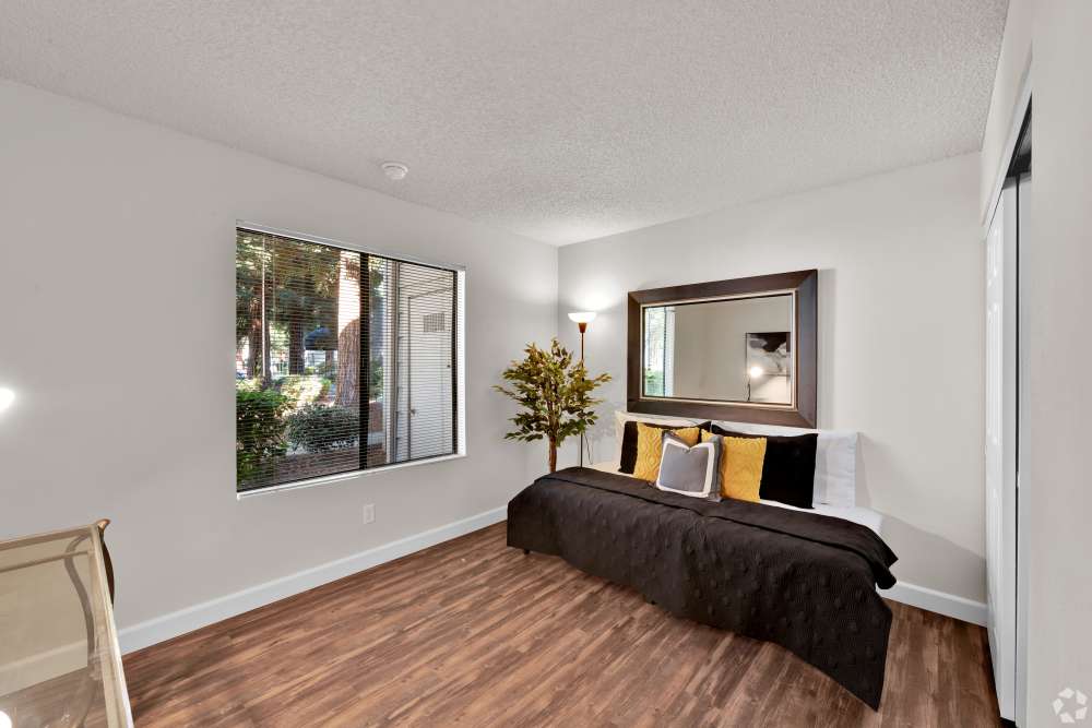 Spare bedroom at Ashford Park in Sacramento, California