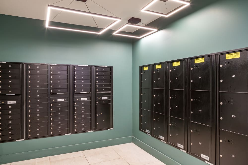 Anglers Four Hundred Package Lockers