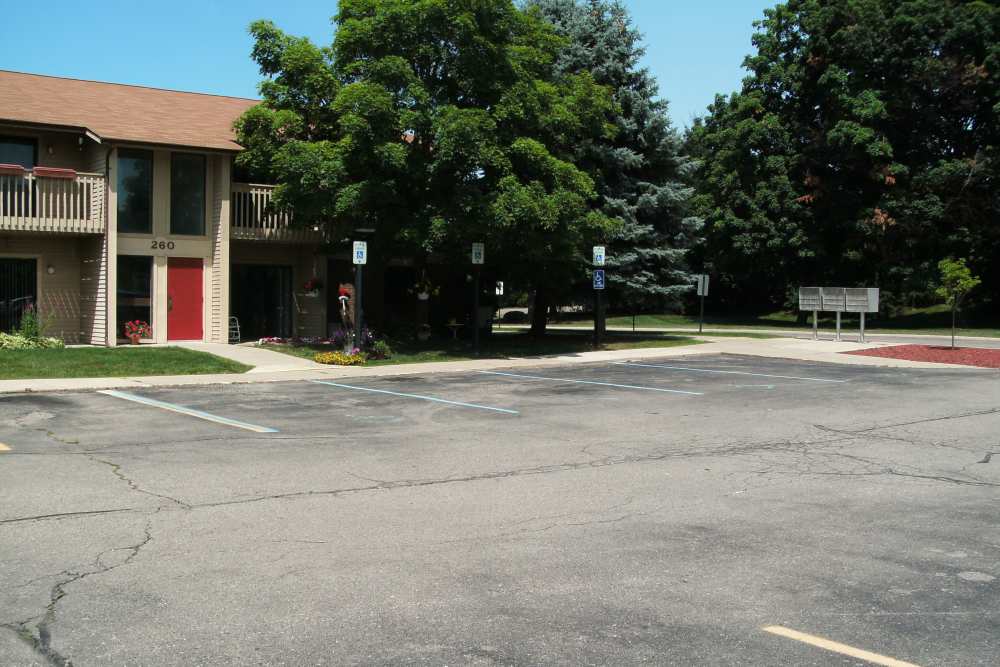 Apartment exterior at Maple Heights Apartments in Saline, Michigan