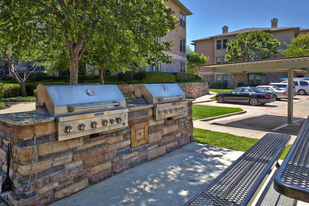 bbq station at Oakville Apartments in Austin, Texas