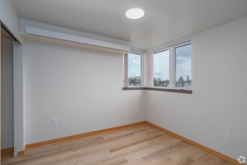 Wide room view in Bryant Manor in Seattle, Washington