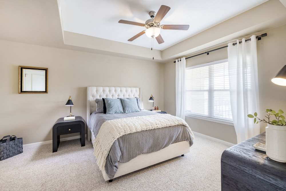 bedroom at ((location_name}} in Kansas City, MO