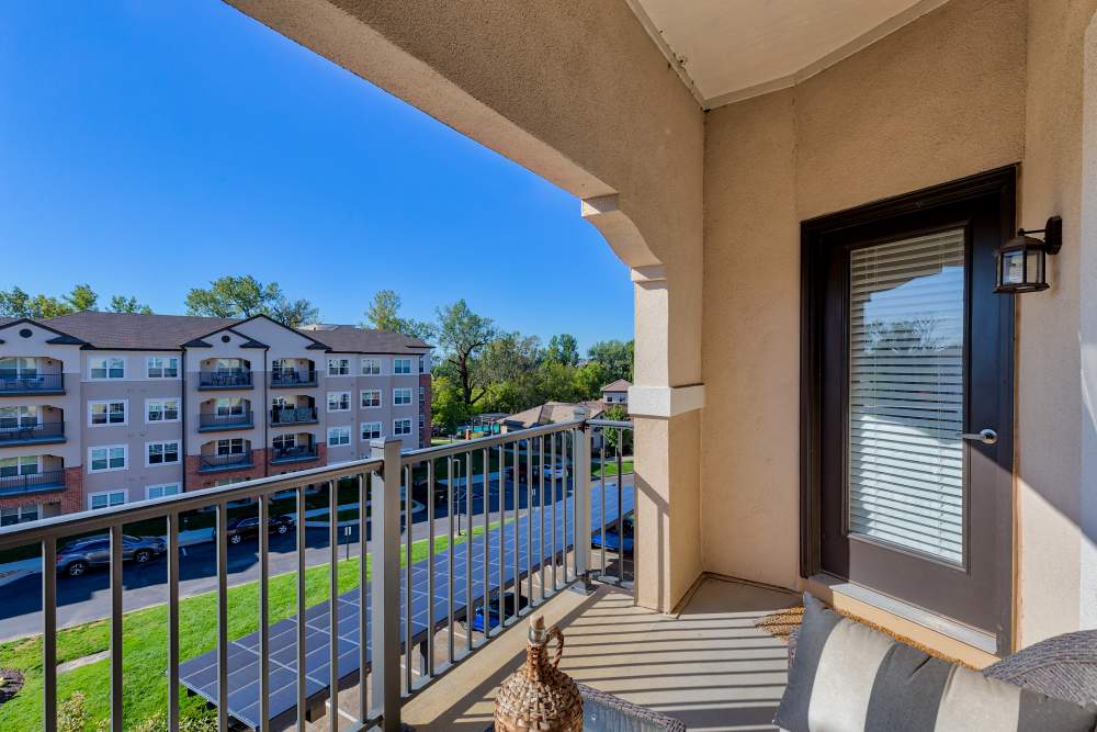 balcony at ((location_name}} in Kansas City, MO