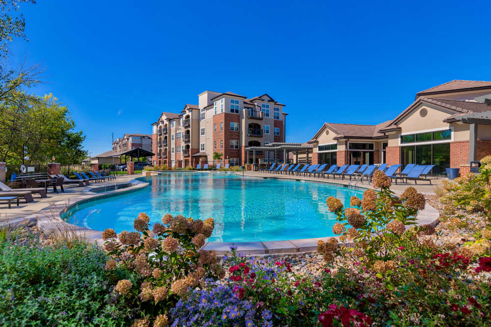 exterior with pool at ((location_name}} in Kansas City, MO