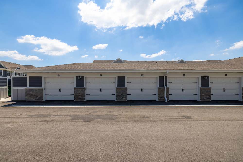 garages The Bluffs apartment homes in Romeoville, Illinois