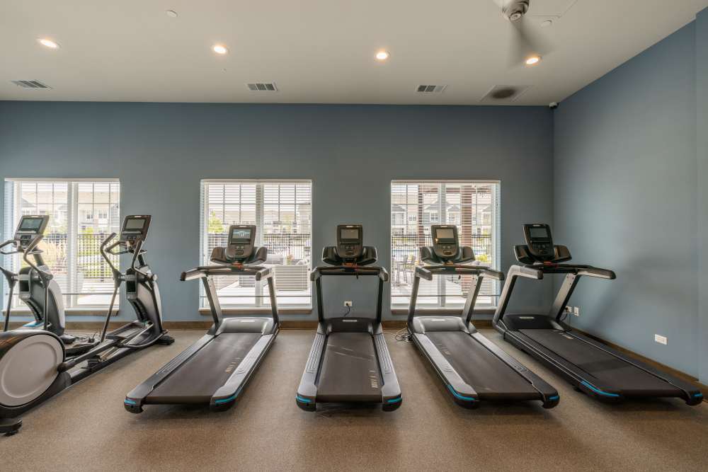 fitness center at ((location_name}} in Romeoville, IL